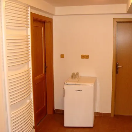 Auberge de jeunesse Hotel Eden *